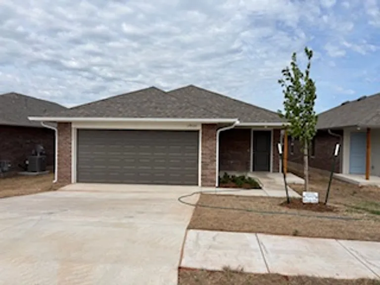 19505 Conway Dr — Photo 2