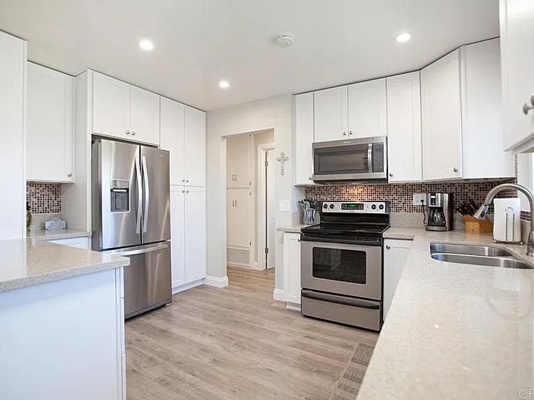925 La Fiesta Way — Photo 38
