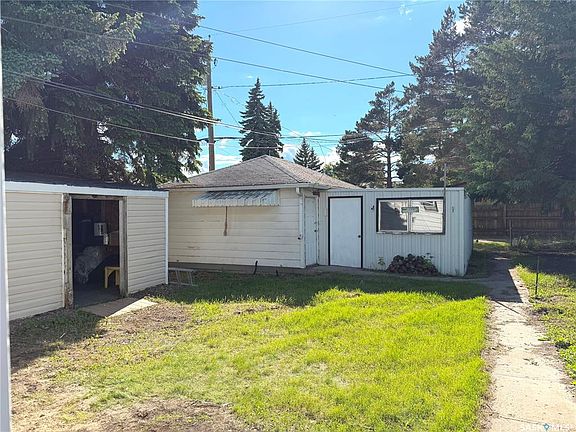 4th image of 206 Watson STREET