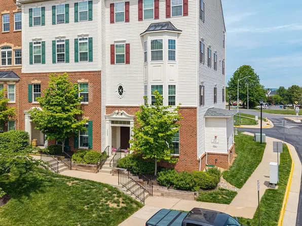 7300 Brunson Cir, Gainesville, VA 20155