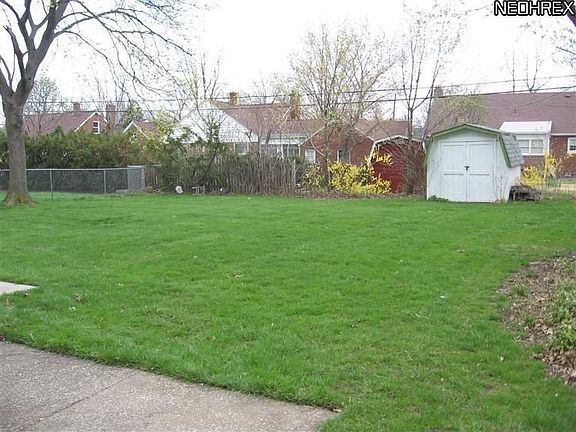 4th image of 309 E 272nd St