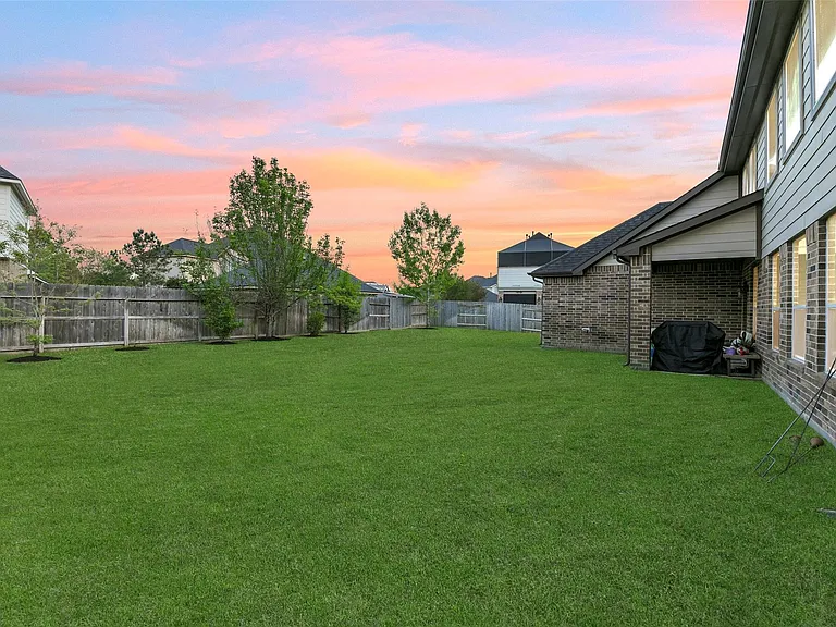 13918 Majestic Spring Ln — Photo 37