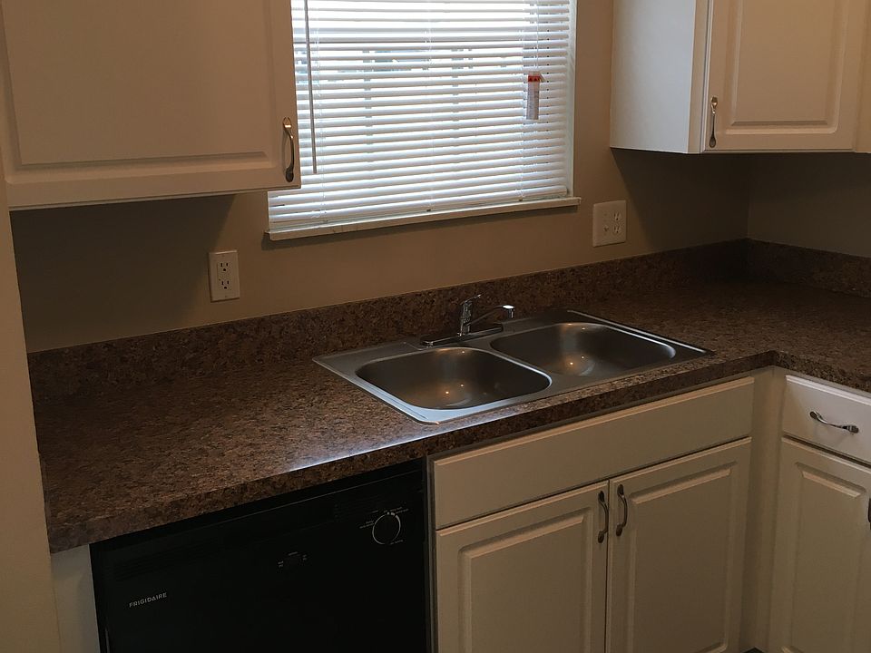 1st image of 496 Fenstermaker Ln