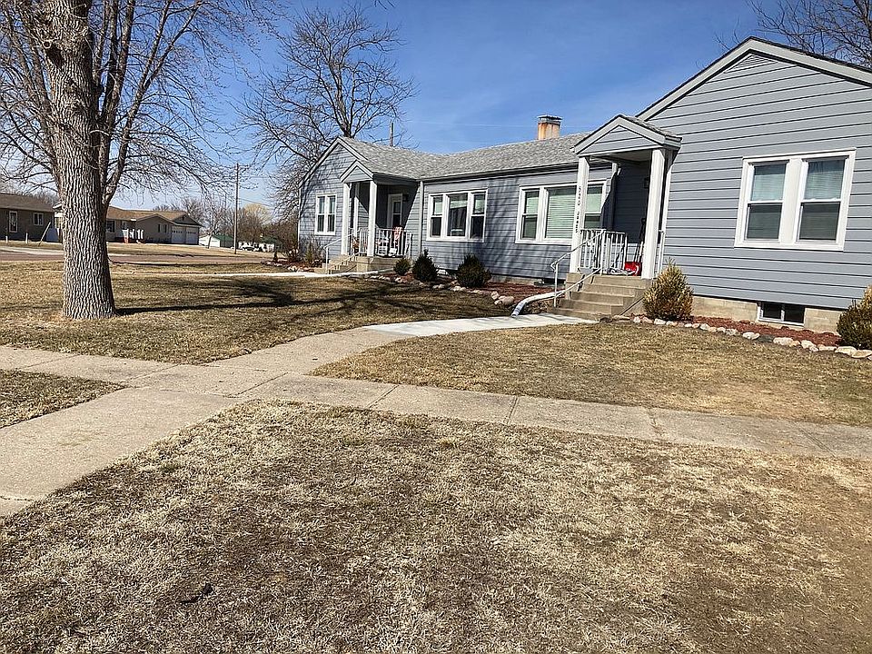 2nd image of 520 James Ave