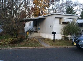 34 Oak St, Robbinsville, NJ 08691