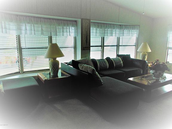 3rd image of 827 Lychee Dr