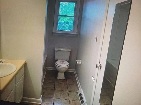 4th image of 4025 Southwick Cir