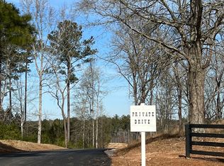 4 Bears Bnd, Moreland, GA 30259