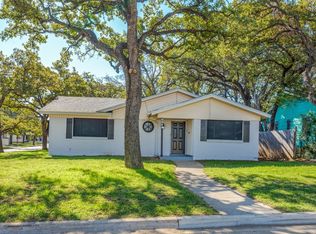 5556 Mac Arthur Dr, Fort Worth, TX 76112