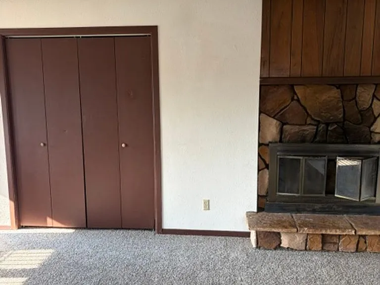 1904 W Koch St — Photo 18