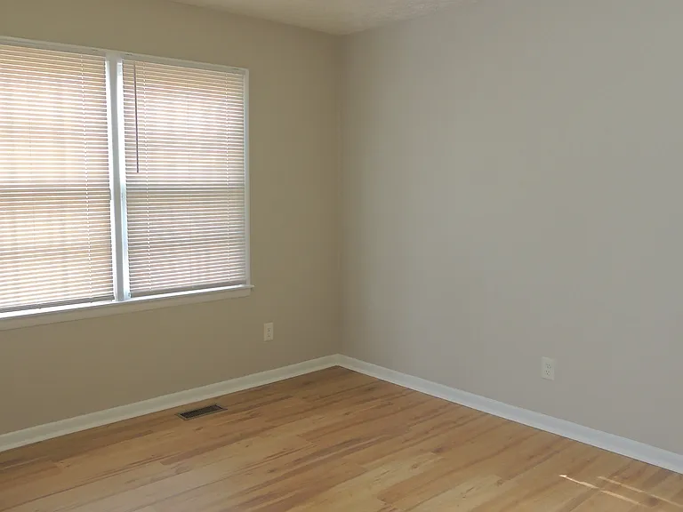 7115 Enfield Dr — Photo 12