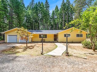 381 Pinewood Way, Cave Junction, OR 97523