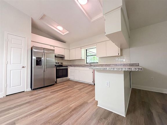 2nd image of 1711 AVANT STREET