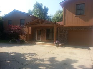 1382 Muskingum Dr, Waterford, MI 48327