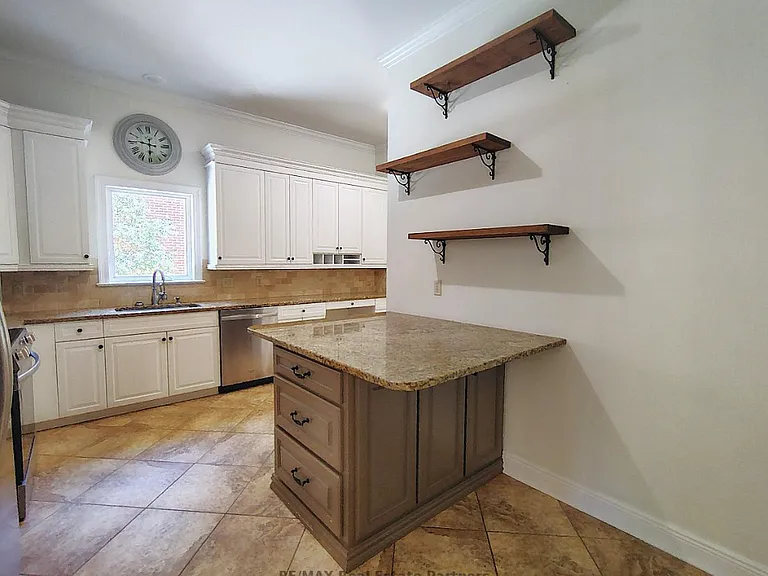 6 Tyler Cv — Photo 8