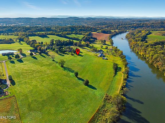 2nd image of 1021 Graves Rd