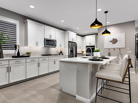 Lily at Mariposa in Blossom Rock