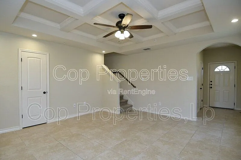 3 bed, 2.5 bath, $1,425 — Photo 3