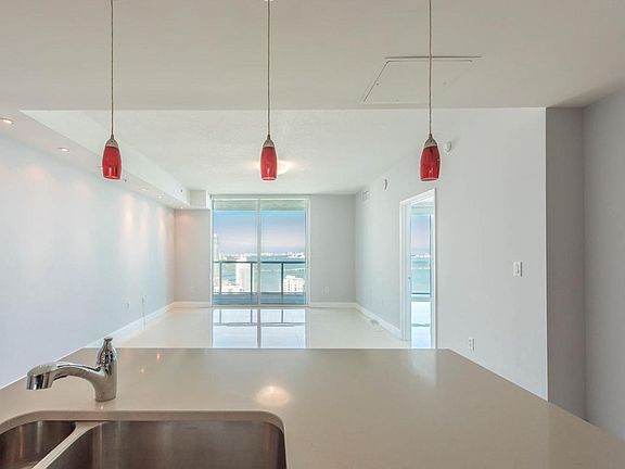 2nd image of 1900 N Bayshore Dr APT 1715