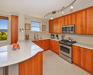 5900 Arlington Avenue, #4B