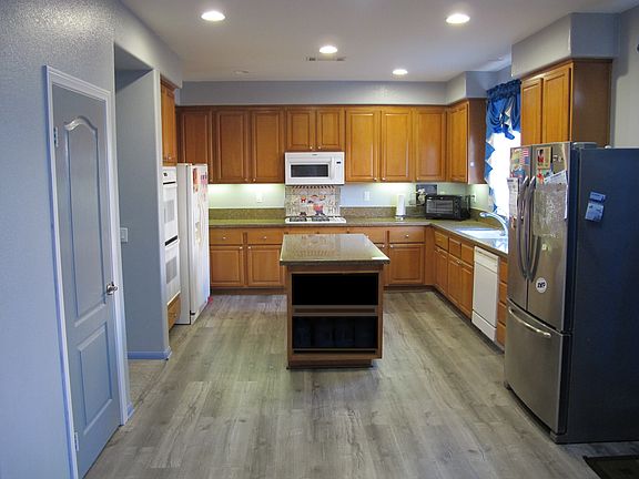 4th image of 45540 Jaguar Way