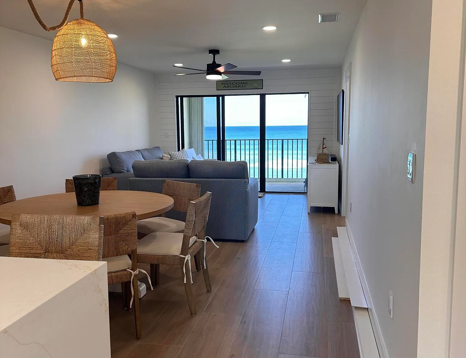 2 bed, 2.0 bath, 1053 sqft, $4,500 — Photo 2