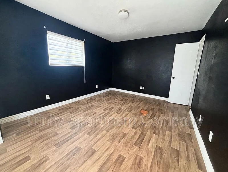644 Louisiana Blvd SE — Photo 2