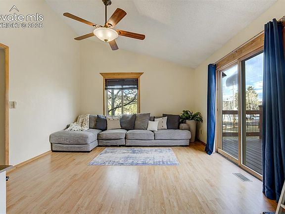 3rd image of 1011 W South Ave