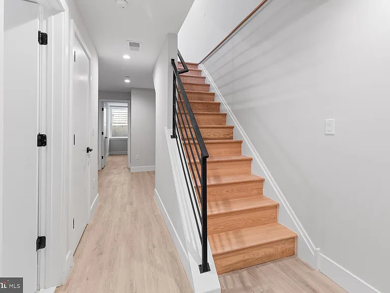 713 S 58th St — Photo 20