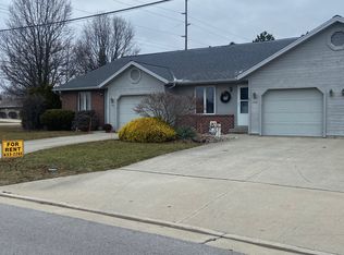 1438 Rays Dr, Bryan, OH 43506