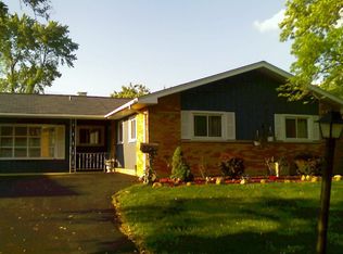 550 Northview Ln, Hoffman Estates, IL 60169