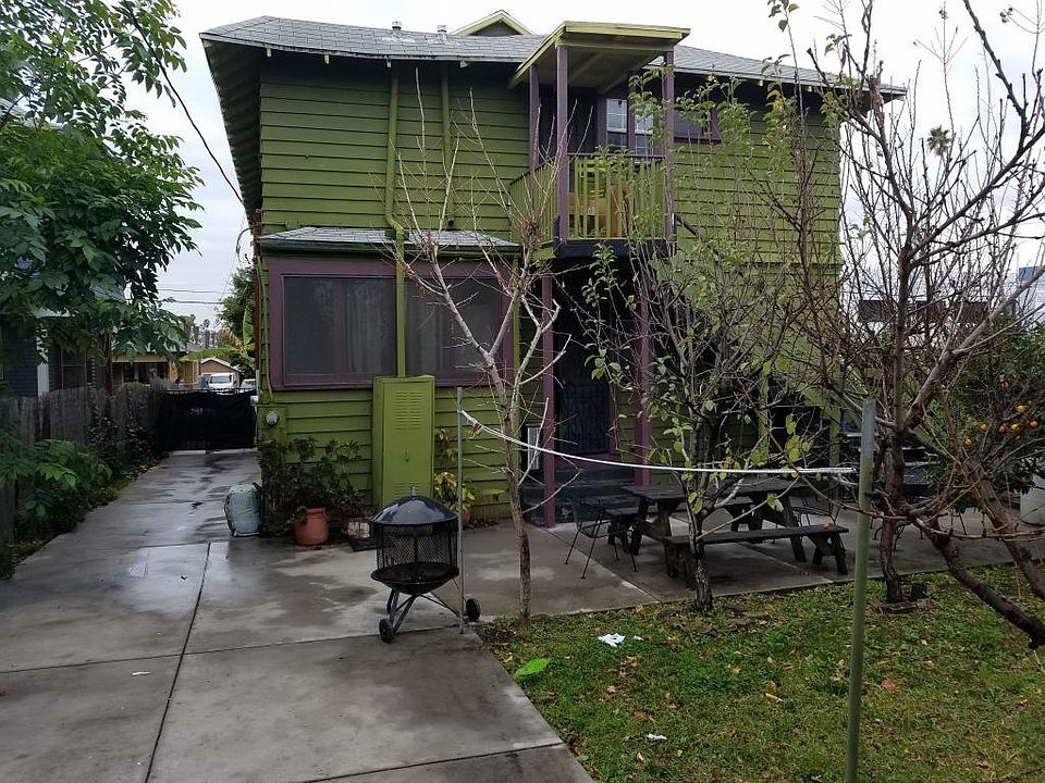 1st image of 121 Roselawn Pl