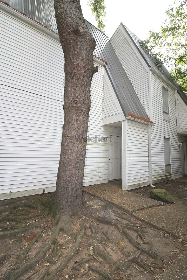 114 North 7th Street — Photo 2