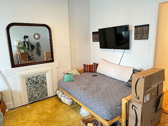 4th image of 83 W 104th St APT 5