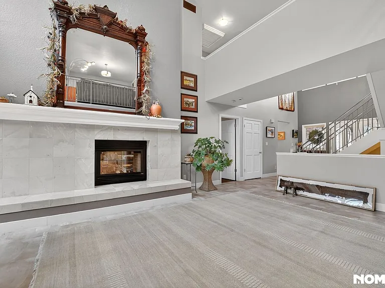 8433 Sawtooth Ln — Photo 3