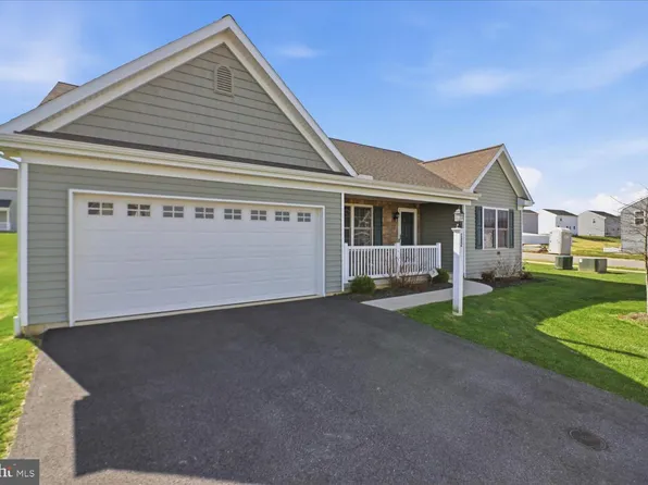 122 Creekside Dr, New Providence, PA 17560