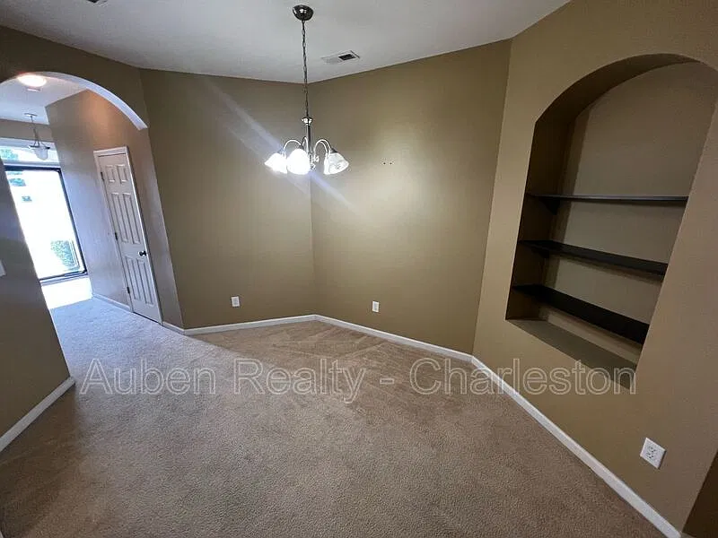 3 bed, 2.5 bath, 1577 sqft, $2,150 — Photo 3