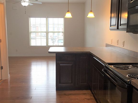4th image of 315 Burley Ave