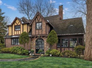 194 Hickory Grove Drive E, Larchmont, NY 10538