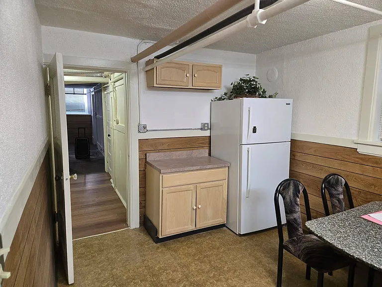 103 Cedar Ave — Photo 3