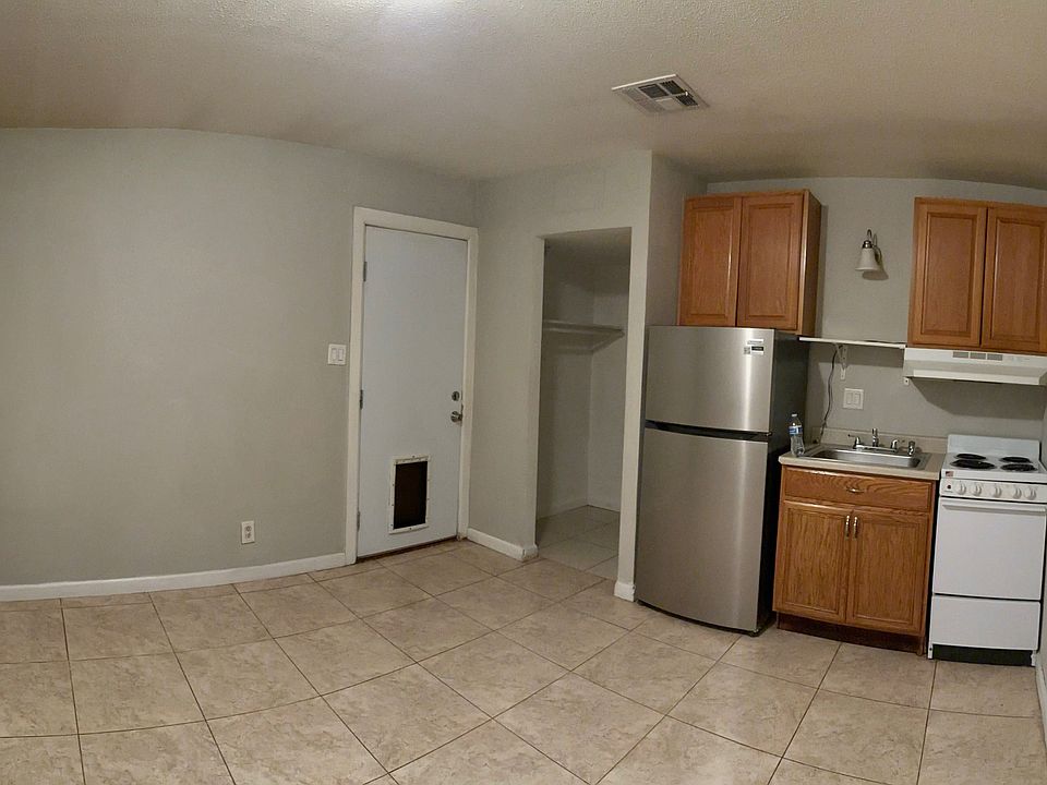 1st image of 900 N 1st St #A