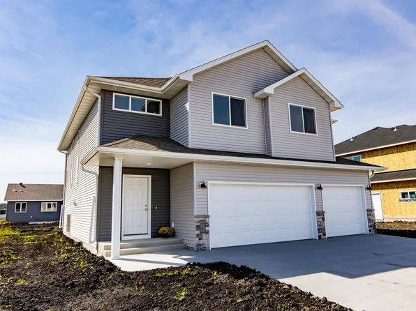 6787 28th St S, Fargo, ND 58104