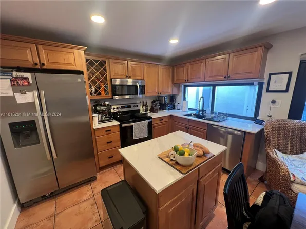 4728 SW 67th Ave APT J6, Miami, FL 33155