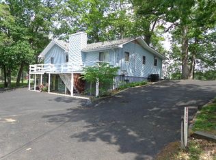 802 Lakecrest Dr, Creal Springs, IL 62922