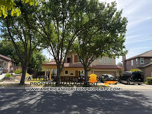 424 Crescent Dr Photo 1