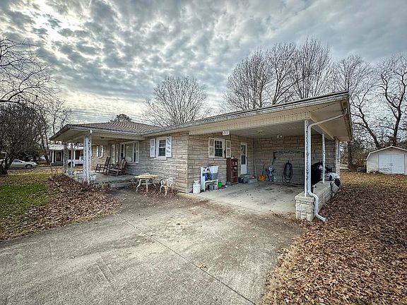 5th image of 111 Leslie Dr