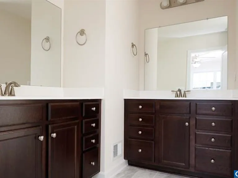 2410 Winthrop Dr — Photo 16