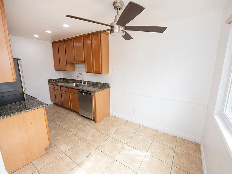 455 Ballantyne St #8 — Photo 28
