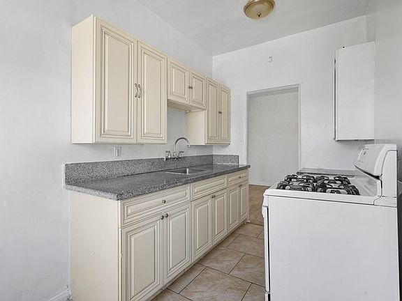 4th image of 1321 W Martin Luther King Jr Blvd APT 7