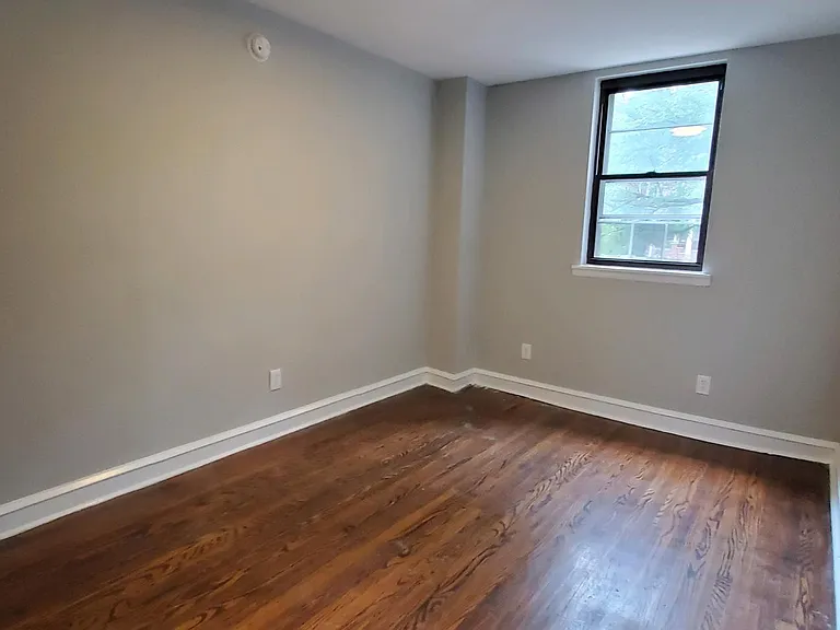 4537 Spruce St #A2 — Photo 2